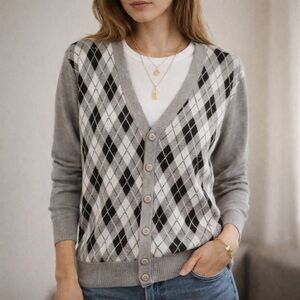 Stylish Argyle Cardigan in Gray and Black